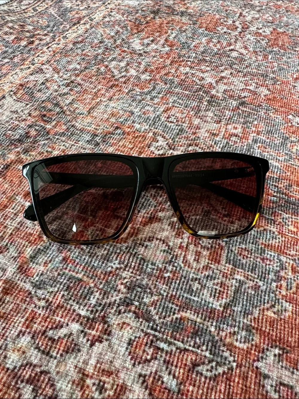 Dark Brown Tortoiseshell and Black Sunglasses Sunnies Like New